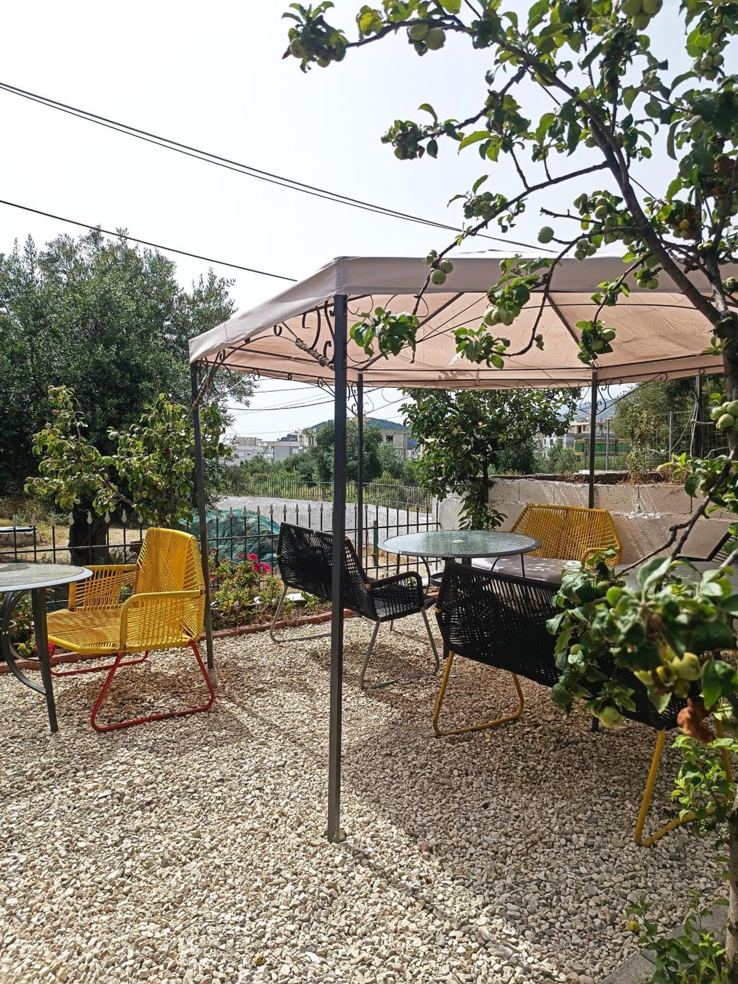 Natural Hostel Himarë Dış mekan fotoğraf